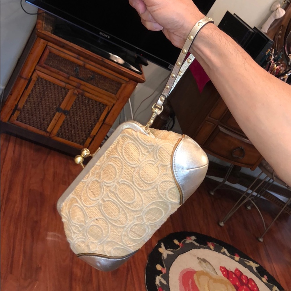 Coach wristlet NWOT - Picture 2 of 5